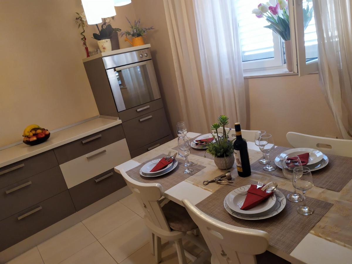 Apartment Zeljka Lovreta มาคาร์สกา ภายนอก รูปภาพ